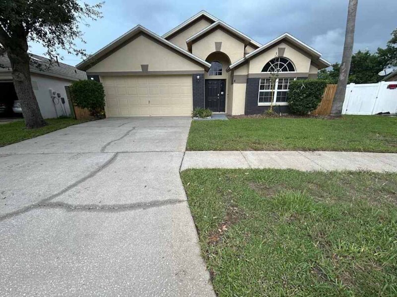 Foto principal - 1600 Bondurant Way