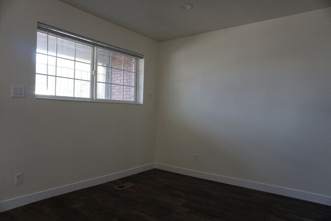 Building Photo - 8287 Ivy Dr
