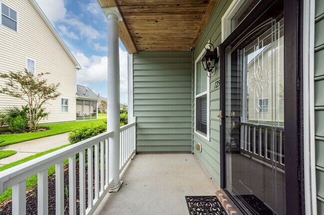 Foto del edificio - 4 Bedroom, 2.5 Bathroom Home in Reminisce ...
