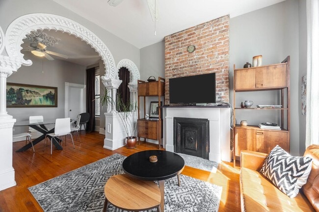 Building Photo - 908 S Bell Ave