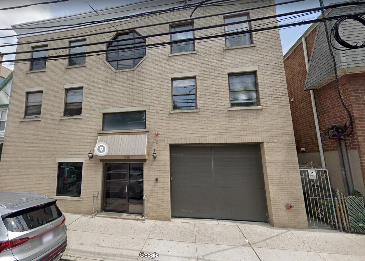 Primary Photo - 416 68th St