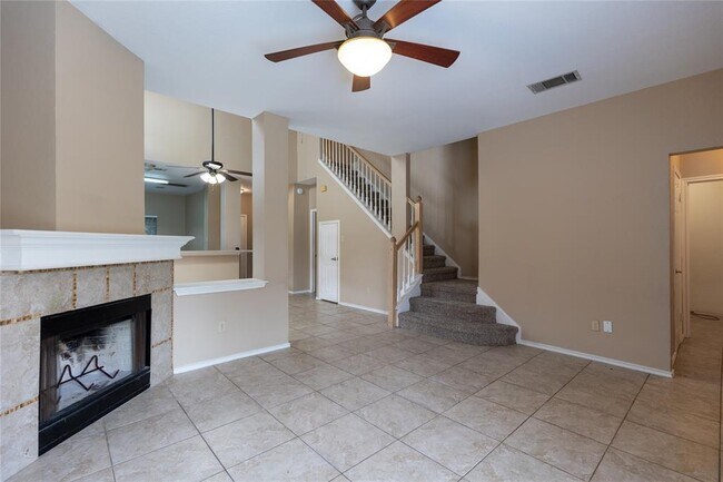 Foto del edificio - 815 Black Locust Drive West