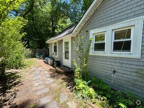 Building Photo - 51 BELLEROSE Rd