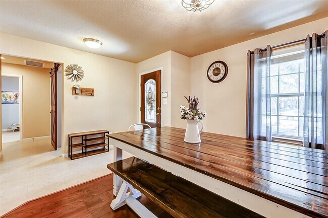 Foto del edificio - 9973 Spring Rock Ln