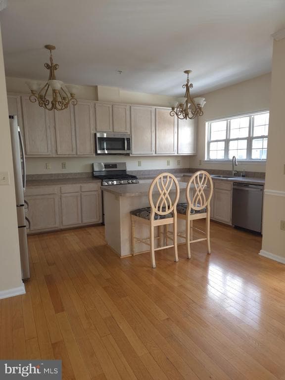 Building Photo - 2213 Montauk Dr