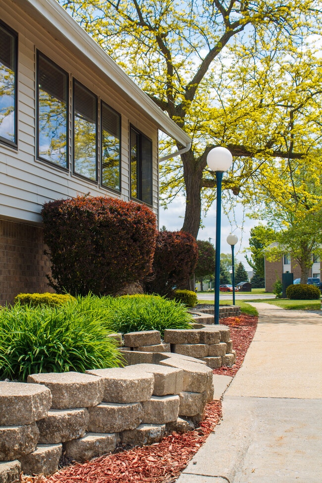 Leasing Office - Waterside Apartments