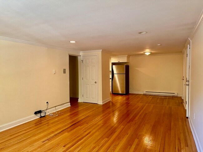 Building Photo - 10 Wampus Ave