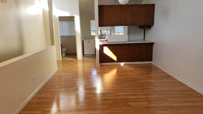 Foto del edificio - 1761 W 3rd St