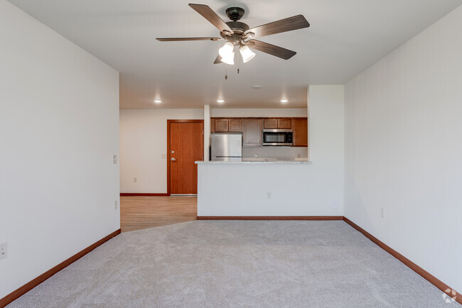 2BR, 1BA - 957SF - Westfield Apartments