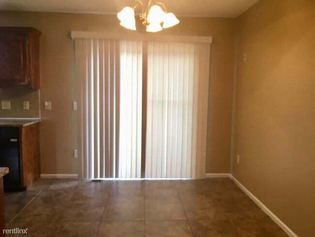 Building Photo - 3 br, 2.5 bath House - 709 Fall Creek Drive
