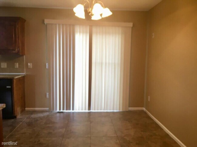 Foto del edificio - 3 br, 2.5 bath House - 709 Fall Creek Drive