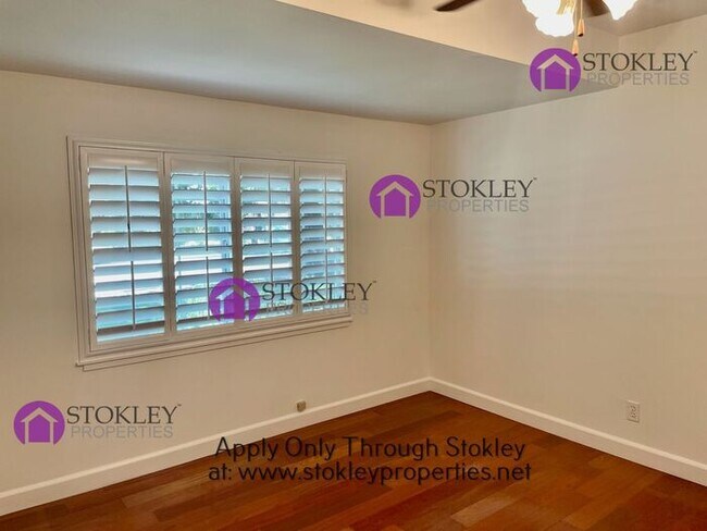 Foto del edificio - 158 Cameo Dr