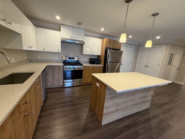 Photo - 918 Providence Hwy Apartment