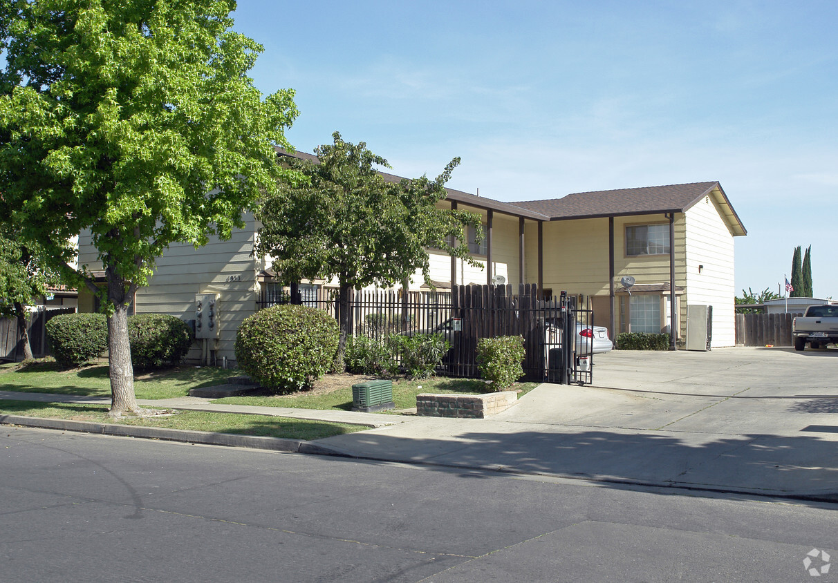 Foto principal - 1953 Shadowbrook Dr