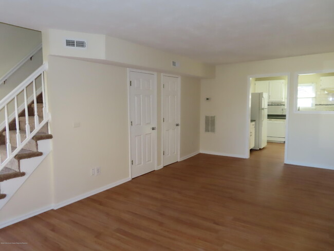 Building Photo - 46 Briar Mills Dr