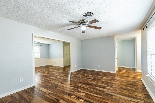Foto del edificio - Beautiful 3 bedroom 2 bath