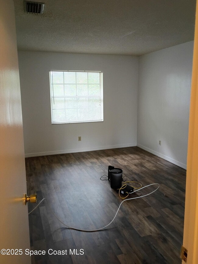 Building Photo - 3013 Sir Hamilton Cir
