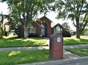 Building Photo - 6200 Decatur Ct