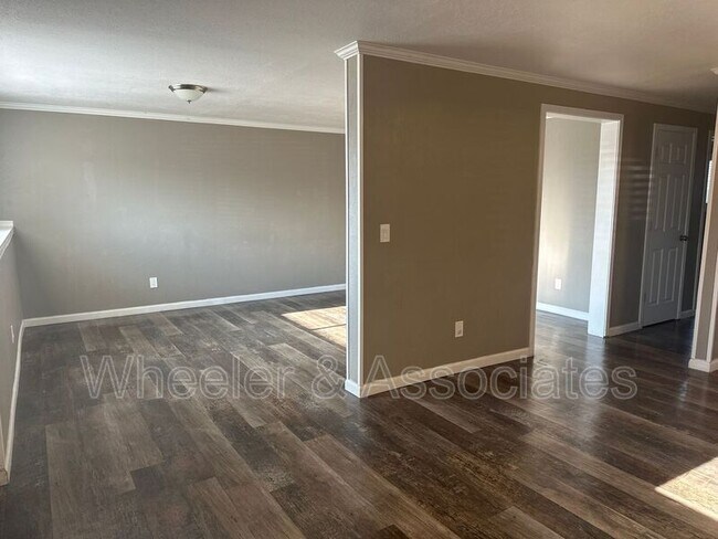 Building Photo - 520 E 4400 S