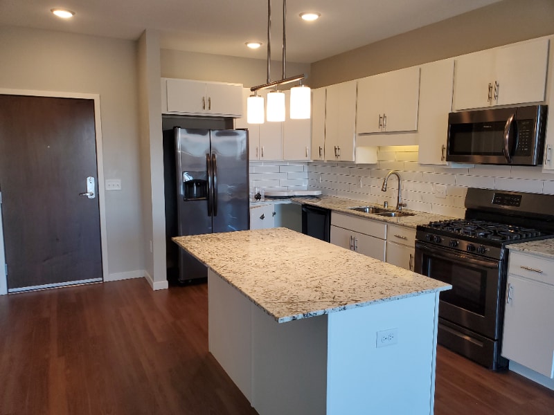 2160 State Hwy 13 Hwy Unit 310, Mendota Heights, MN 55120 Apartment