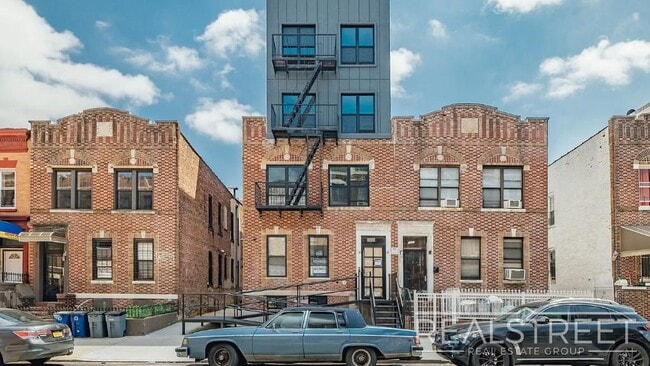 Building Photo - NEW MODERN 3 BED IN CROWN HEIGHTS!