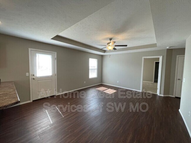 Building Photo - 1528 Perry St