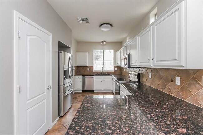 Building Photo - 880 E Stottler Dr