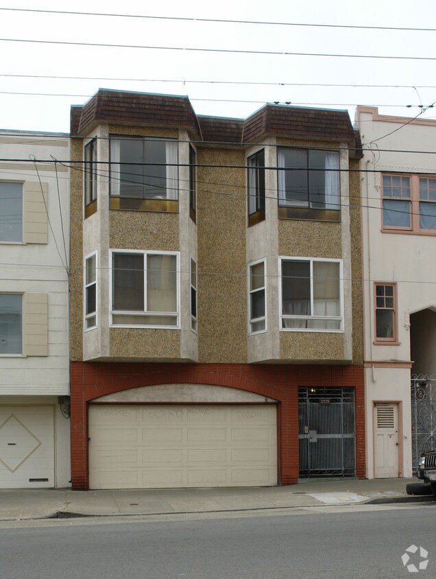 Building Photo - 2737 Clement St