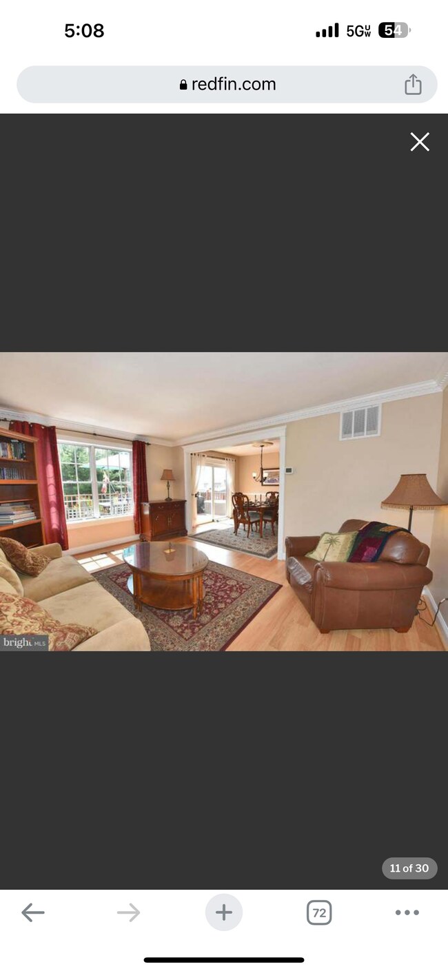 Family room 1 - 13 Huxley Cir