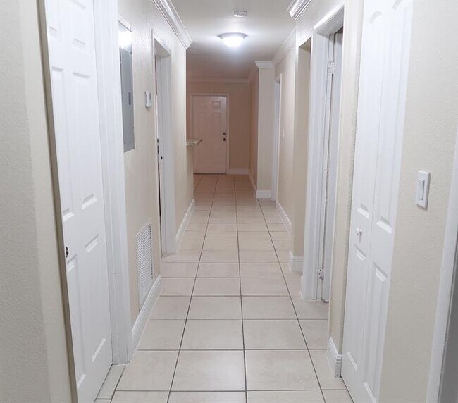 Foto del edificio - 2741 NW 58th Terrace