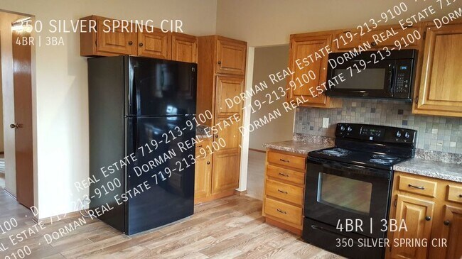 Foto del edificio - 350 Silver Spring Cir