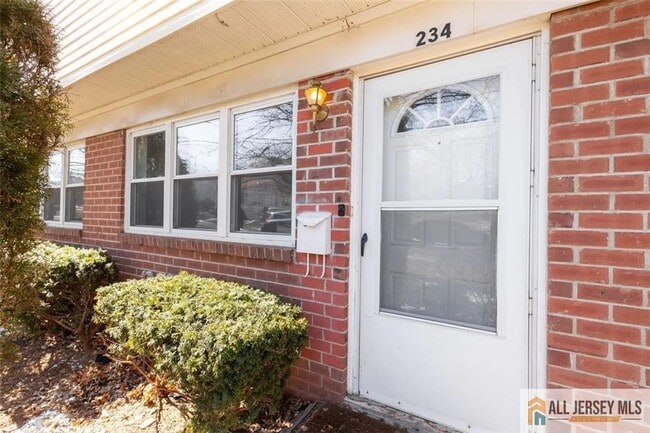 Building Photo - 234 Inza St