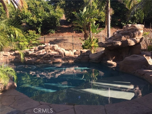 Foto del edificio - 10715 Plumas Way