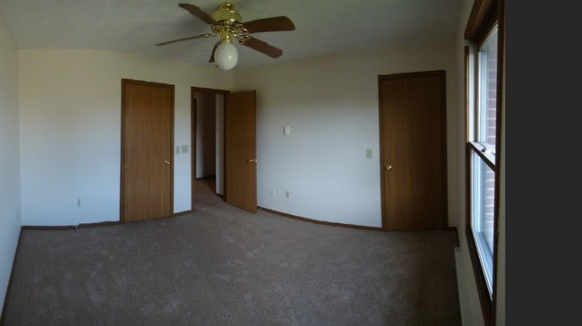 master bedroom - 1535 Hawk Cir