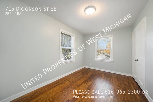 Building Photo - Available NOW!  | Cozy 2 Bed, 1 Bath Duple...