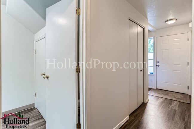 Foto del edificio - * NEW MARKET RENT *  - 3 BR Home in Beaver...
