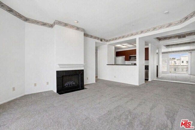 Foto del edificio - 3561 Clarington Ave