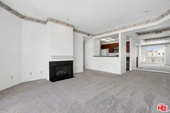 Building Photo - 3561 Clarington Ave