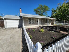 Building Photo - 99 Price Ln