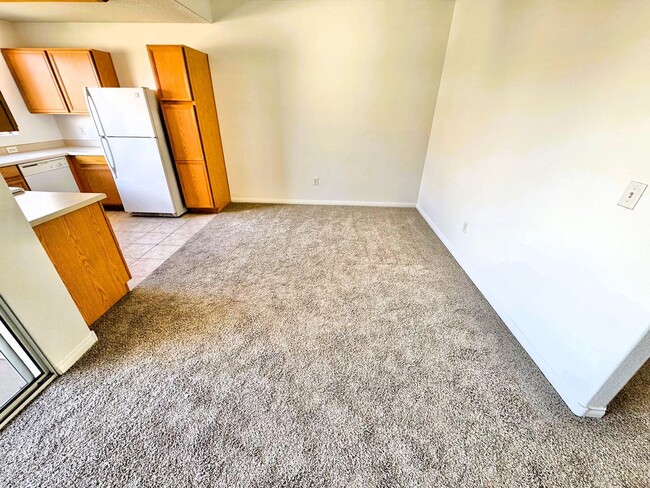 Building Photo - BEAUTIFUL 2ND FLOOR CONDO UNIT 2 BEDROOM/ 2 BATH, LOCATED IN HENDERSON IN A GATED COMMUNITY