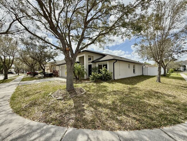 Building Photo - 27519 Sky Lake Cir
