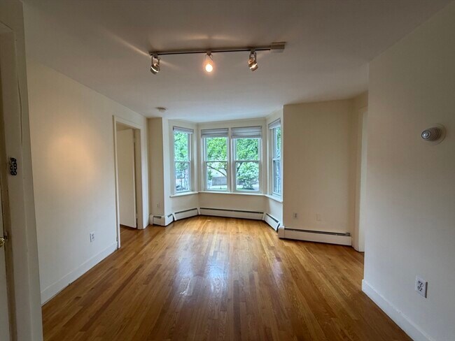 Foto del edificio - 18 Pleasant St