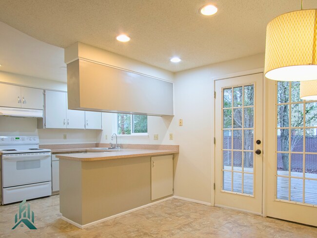 Foto del edificio - Quiet and comfortable 3 bed/ 1 bathroom house