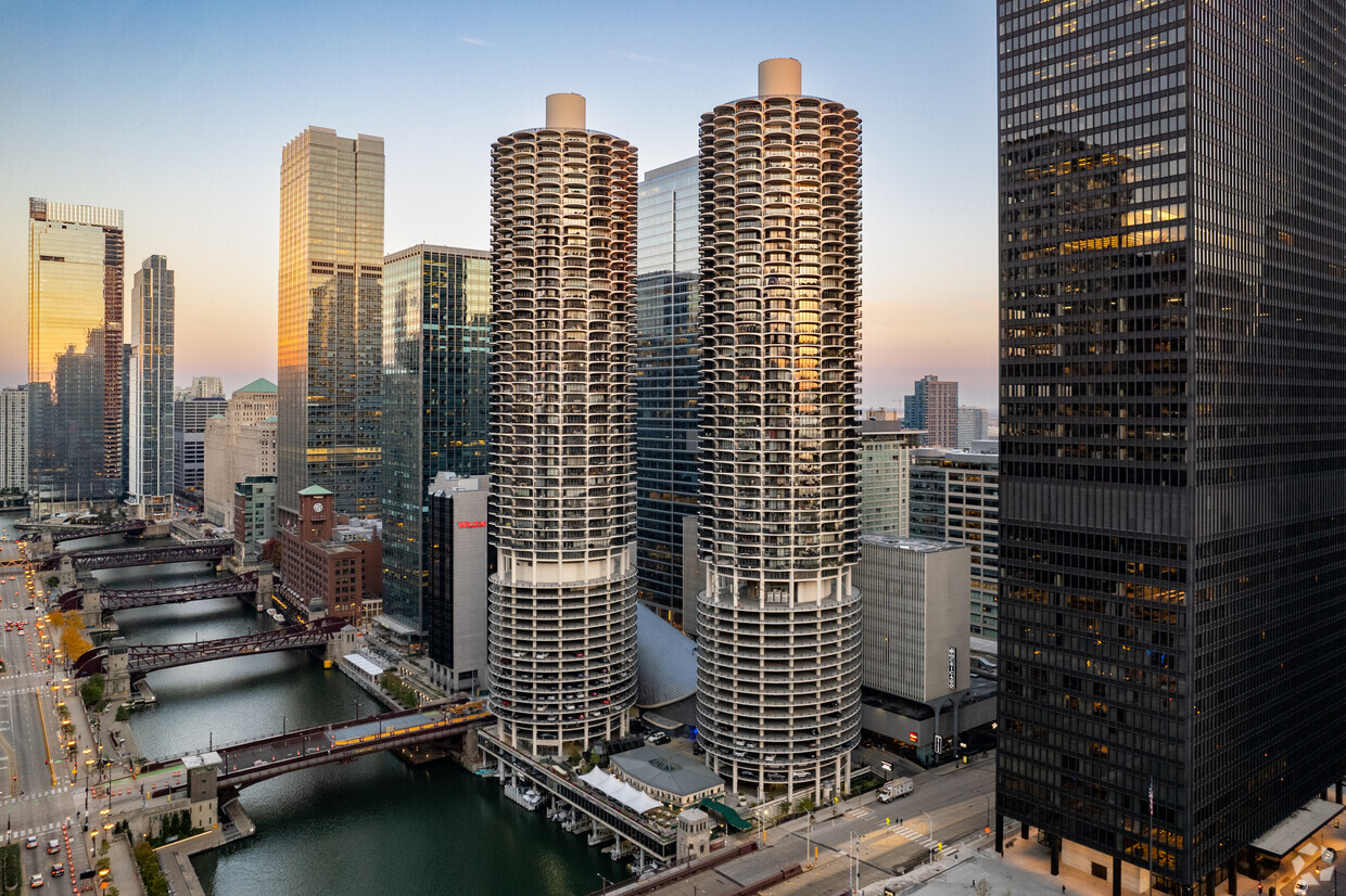 Marina City, Buildings of Chicago