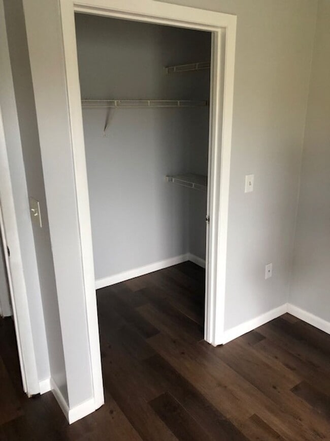 Building Photo - Palm Lakes Condo
