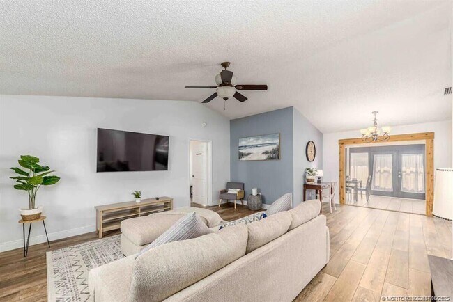 Foto del edificio - 2550 SE Calais St