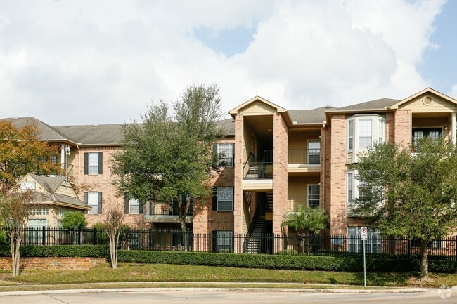Braeswood Park Condominiums Apartments Houston, TX