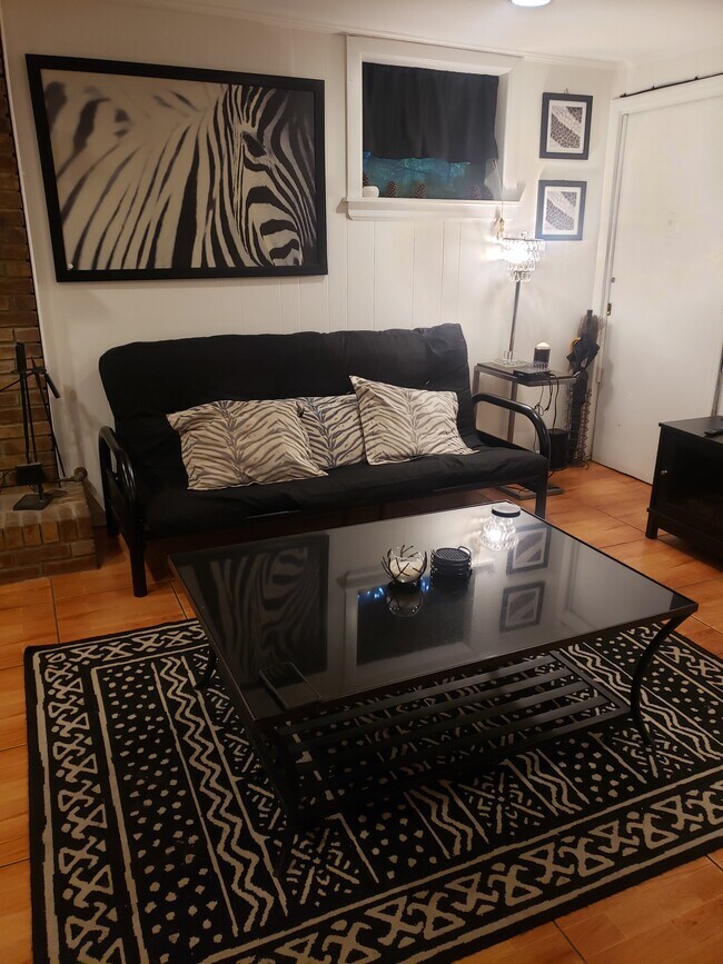 Foto del edificio - 843 Artwood Rd NE