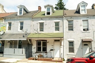 Building Photo - 425 W Gordon St