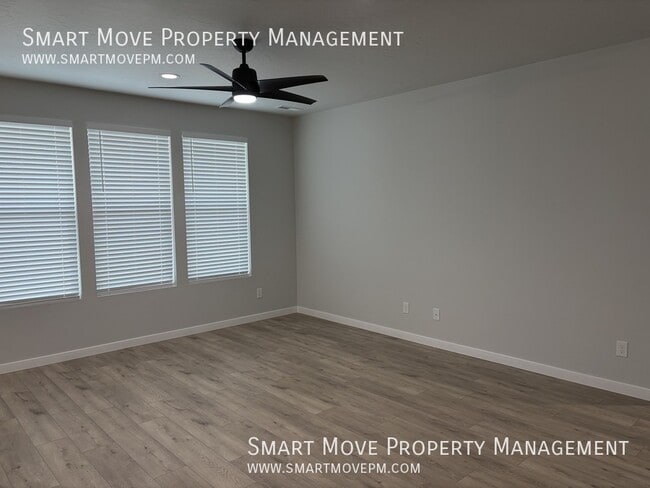 Building Photo - 611 W Snowy Owl St